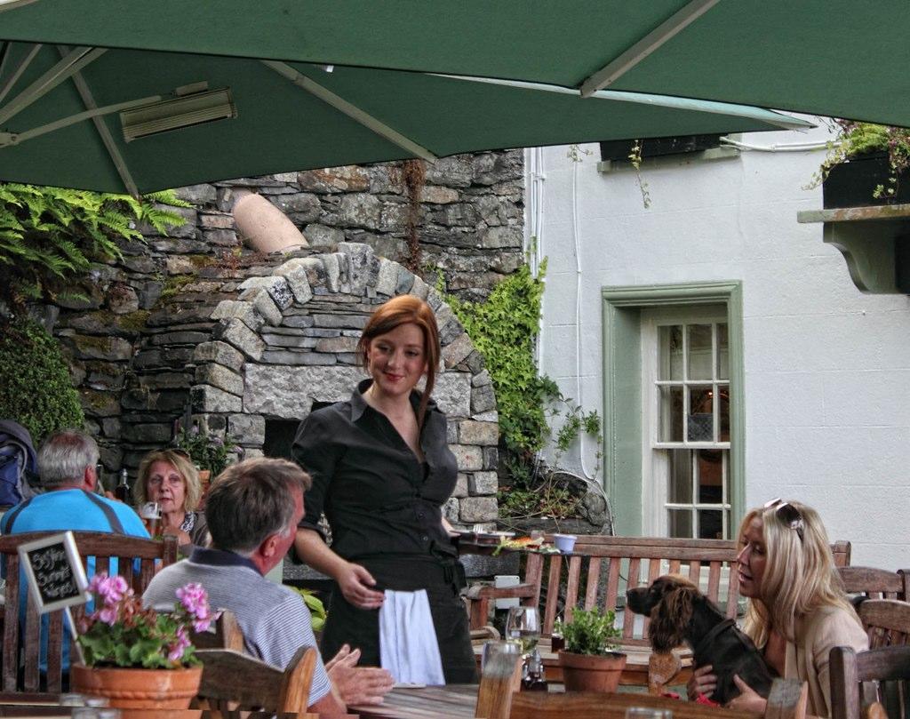 ホテル Mason'S Arms Bowland Bridge エクステリア 写真